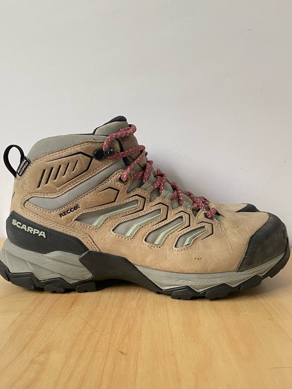 SCARPA Moraine Mid WP trail hiking boot | US 8